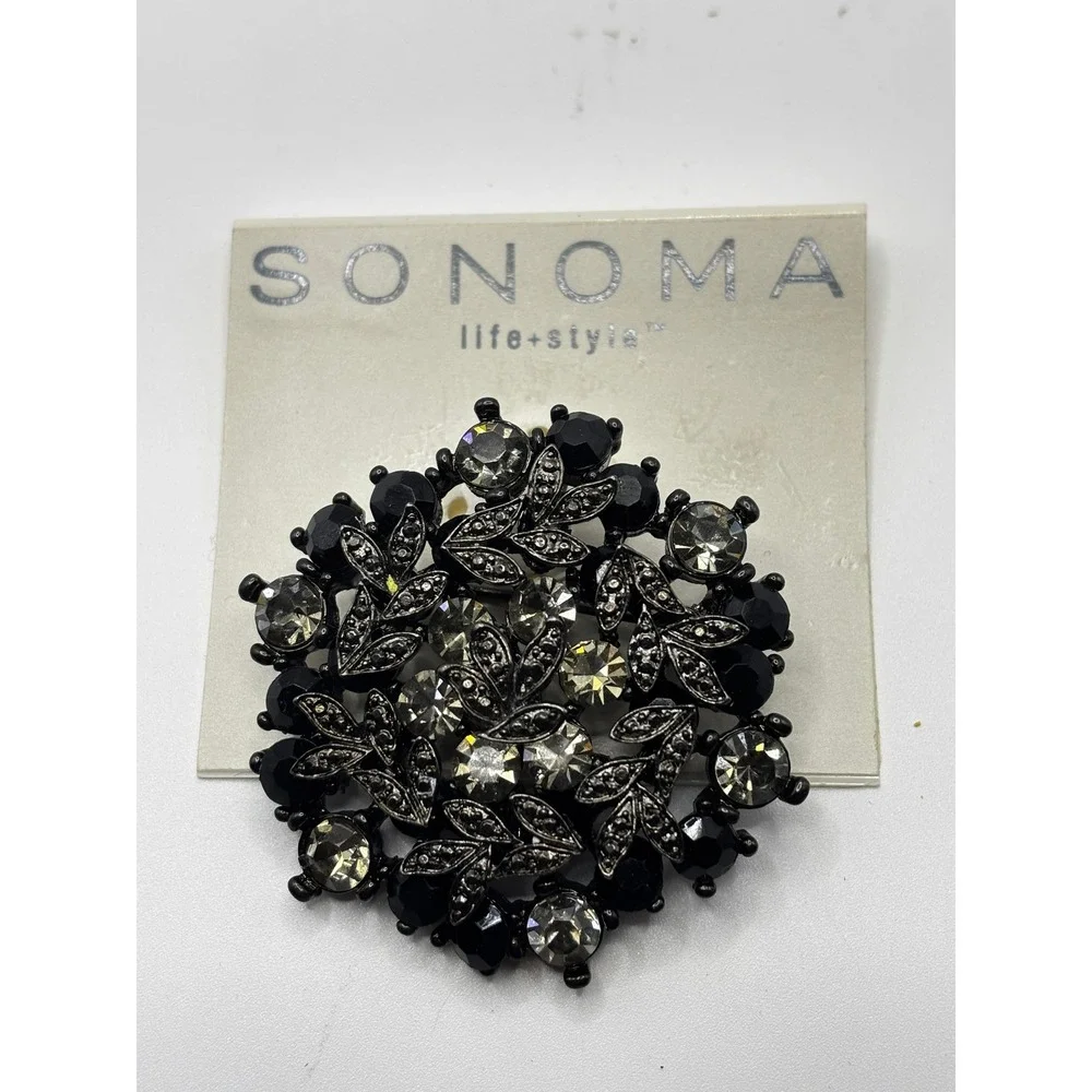 Sonoma Life Style Black Smoky Rhinestone Floral Brooch‎ Gunmetal Tone Pin New